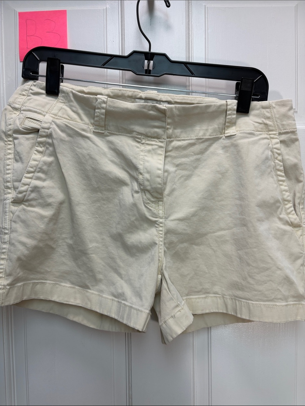Vineyard Vines Women's Cream Chino Bermuda Shorts